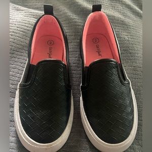 Cat & Jack slip on shoes Y2